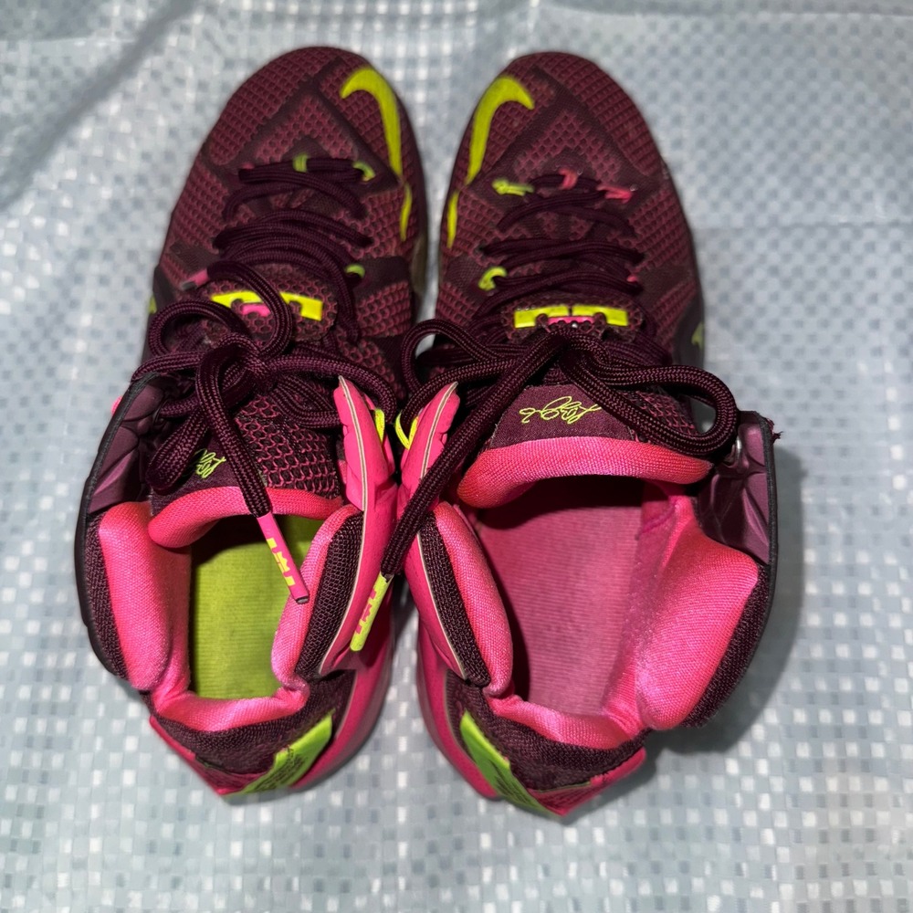 Nike Lebron 12 XII Men's Basketball Shoes Burgundy Volt Pink Size 9